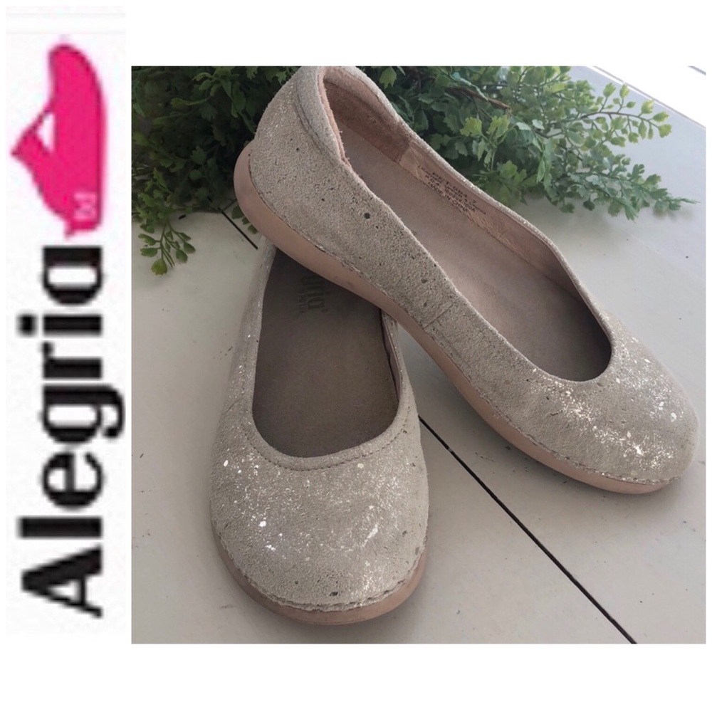 Algeria by PG Lite worn once gold flake flats